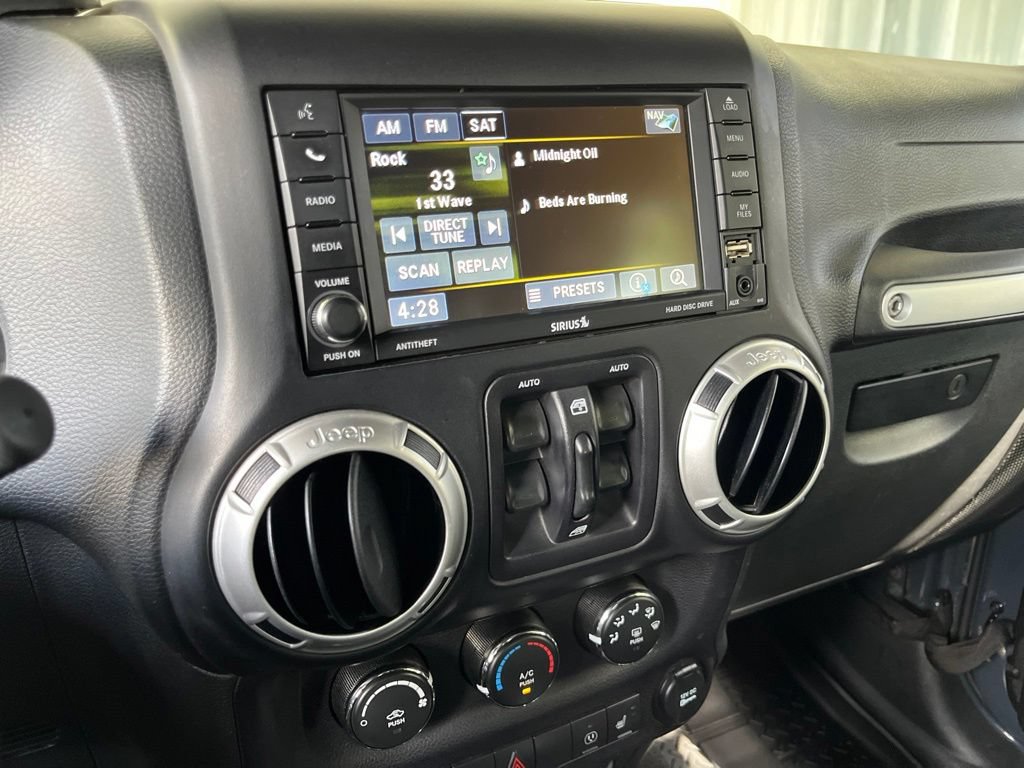 Used 2017 Jeep Wrangler Unlimited Rubicon w/ Cold Weather Group AWD/4WD image 36