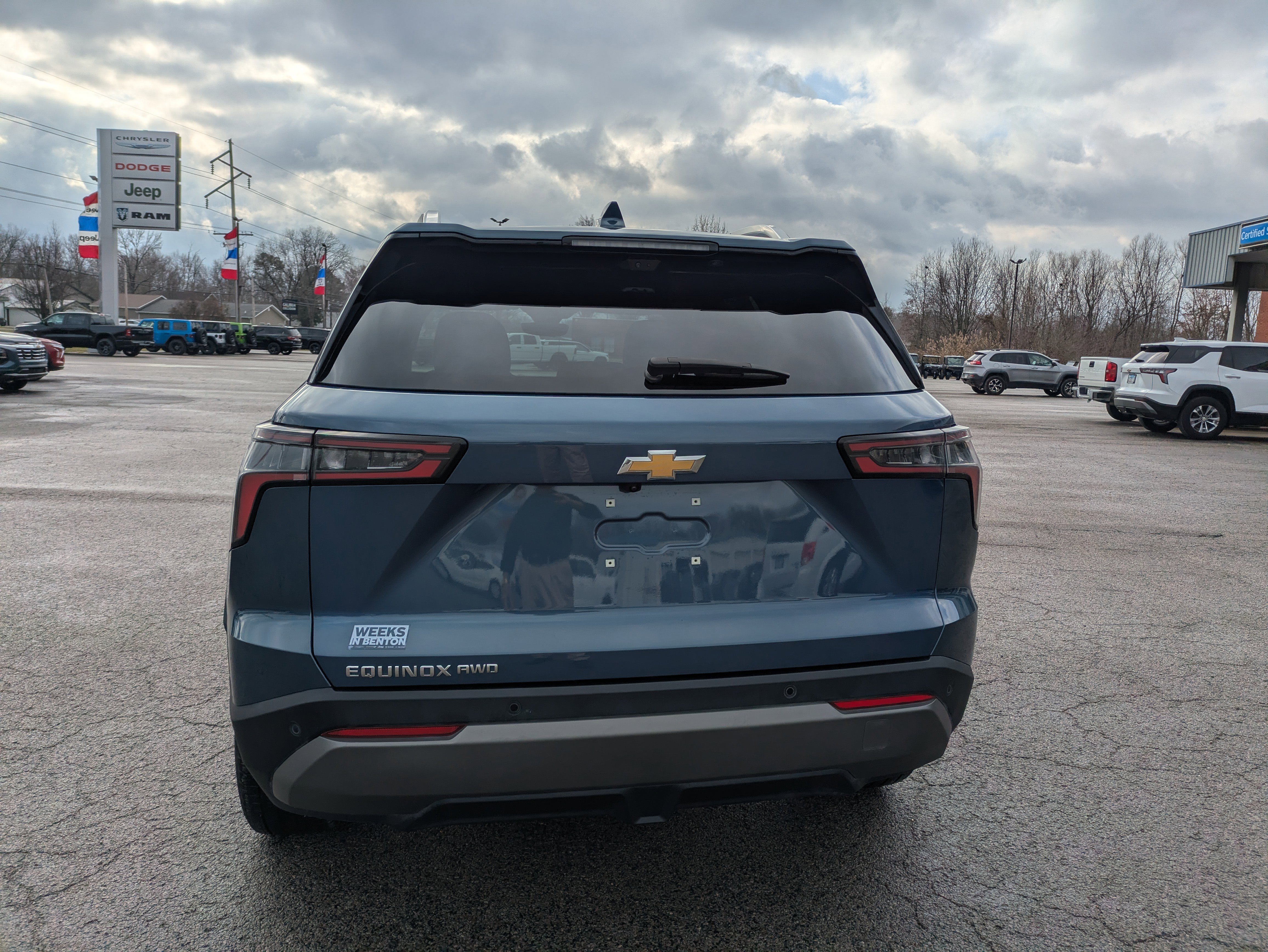 Used 2025 Chevrolet Equinox LT w/ Convenience Package II image 5