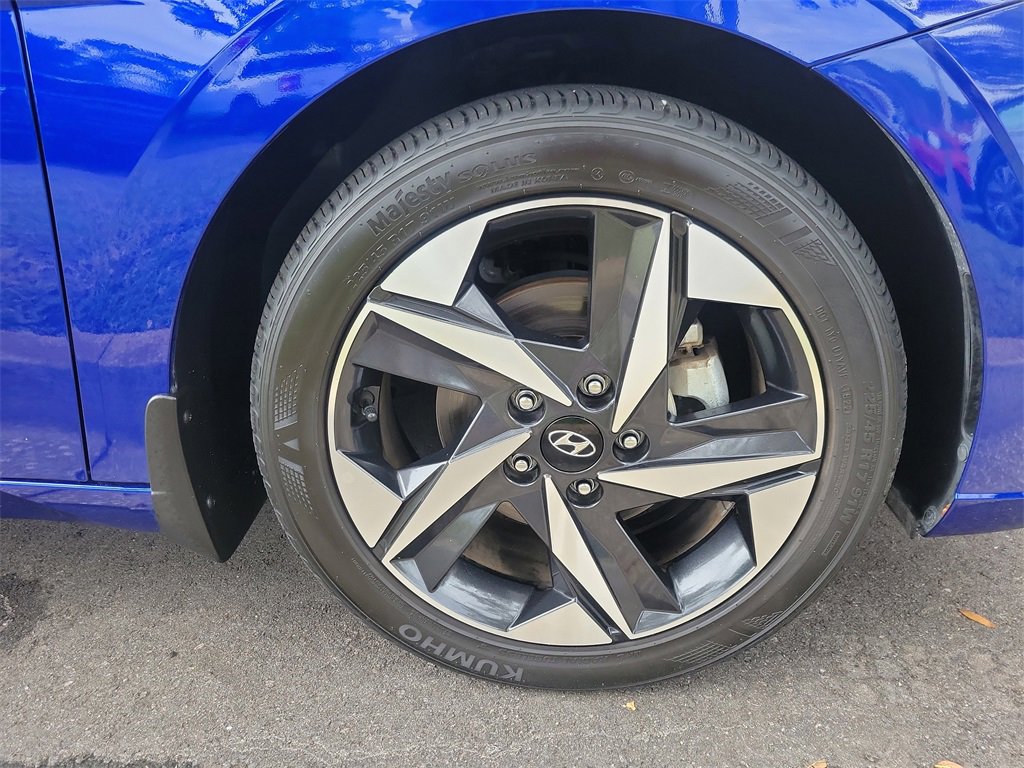 Certified 2023 Hyundai Elantra SEL w/ Convenience Package image 7