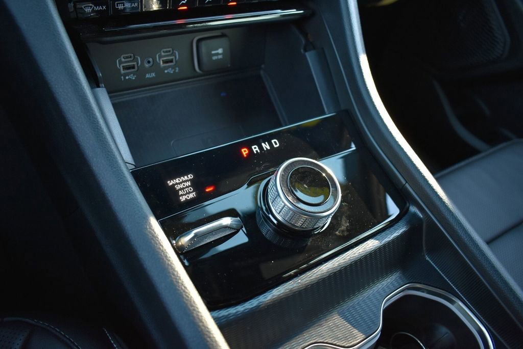 Certified 2025 Jeep Grand Cherokee Limited w/ Luxury Tech Group II image 24