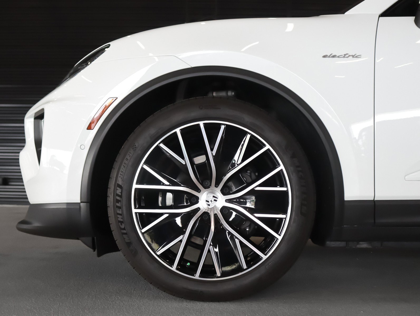 Used 2025 Porsche Macan Electric image 23