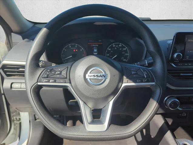 Used 2022 Nissan Altima 2.5 S FWD image 19