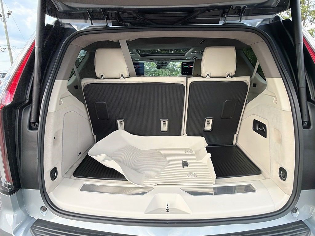 Certified 2023 Cadillac Escalade Sport Platinum w/ LPO, Floor Liner Package AWD/4WD image 29