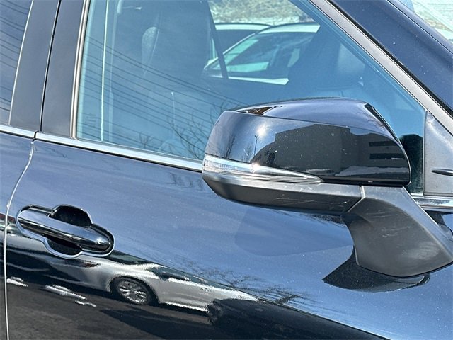 Used 2023 Toyota Highlander XLE image 10