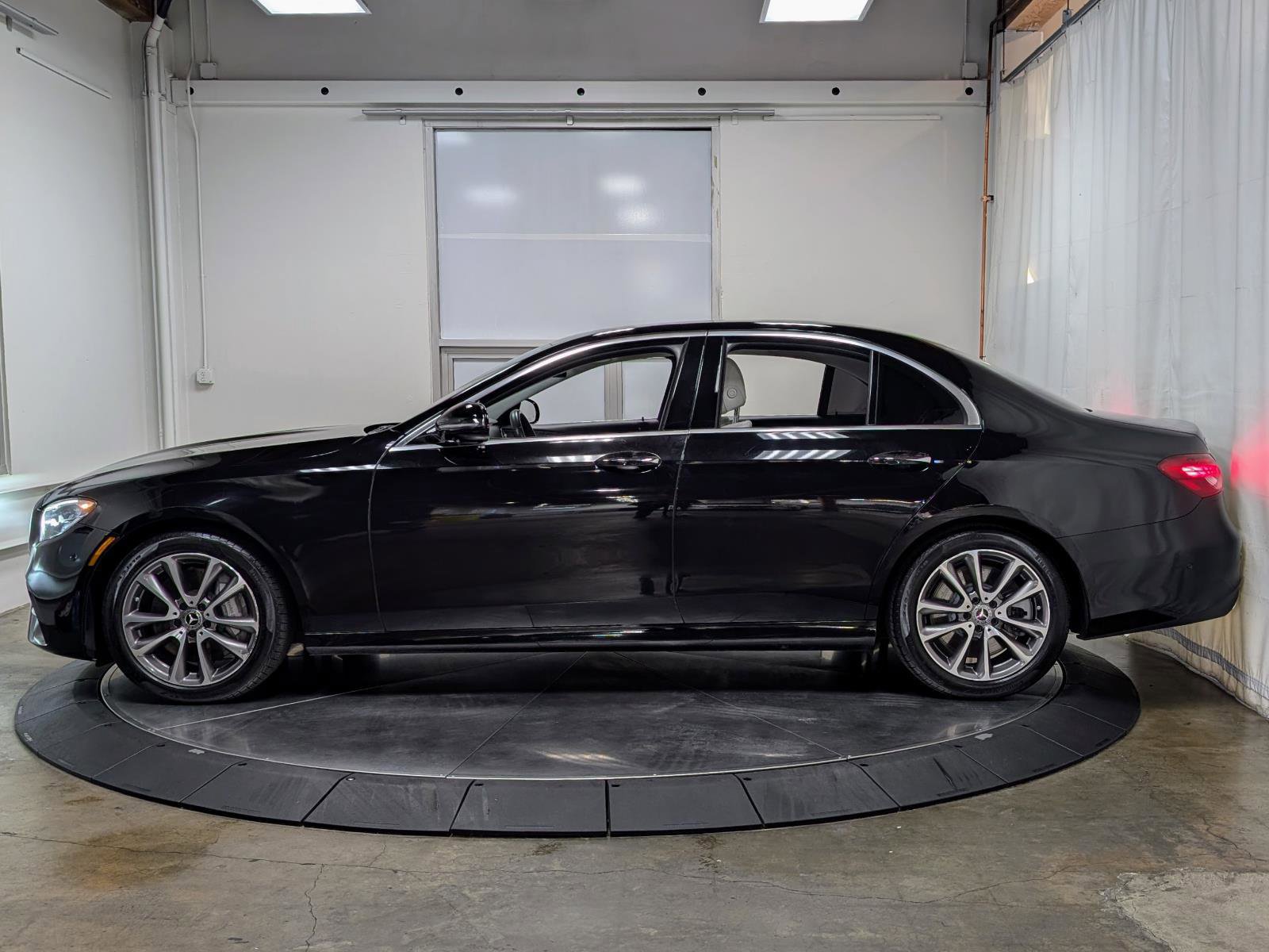 Used 2021 Mercedes-Benz E 450 4MATIC Sedan w/ Premium Package image 6