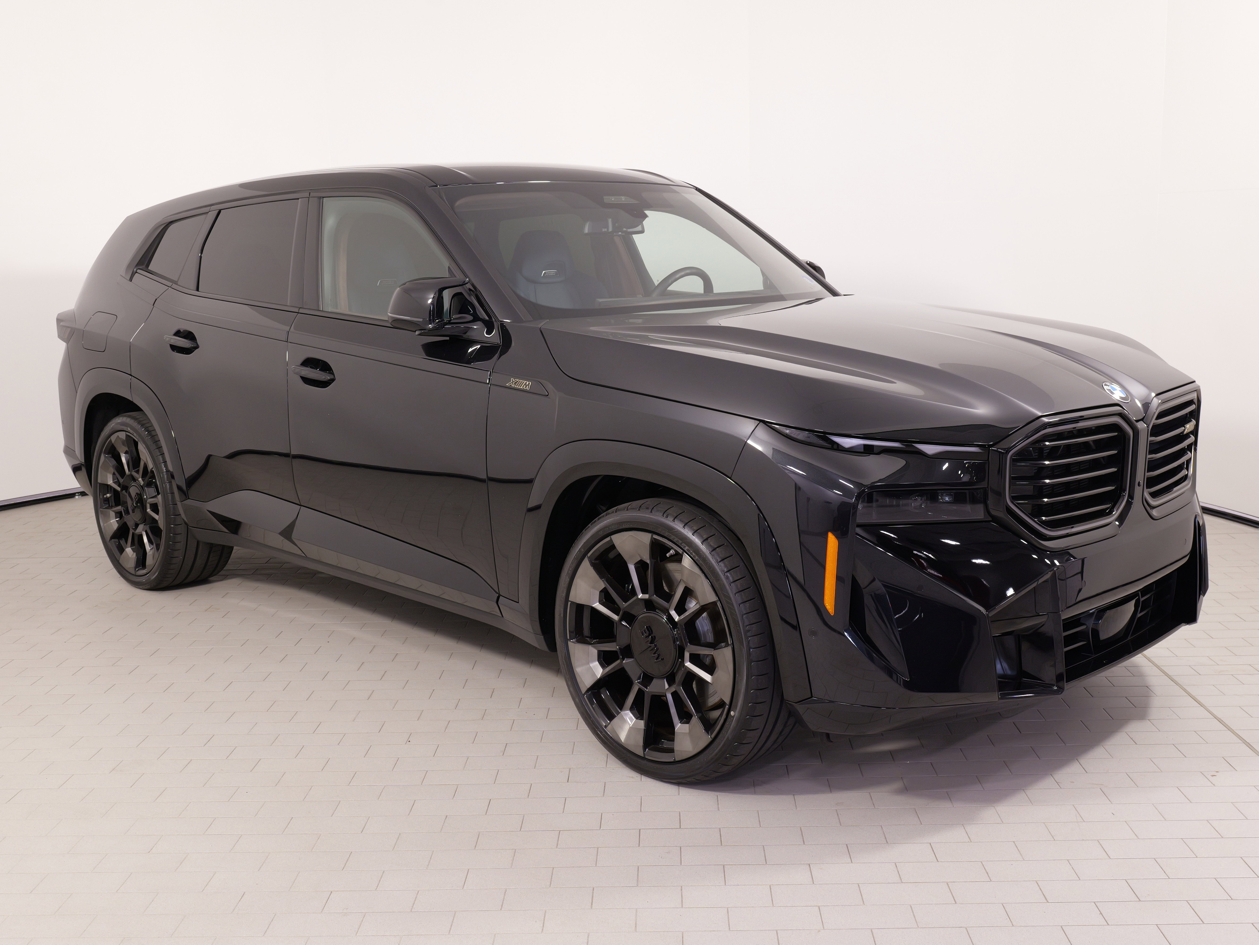 Used 2023 BMW XM w/ M Driver's Package AWD/4WD image 7