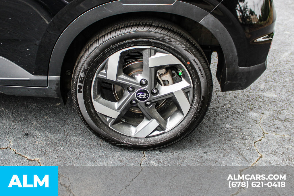 Used 2025 Hyundai Venue SEL FWD image 15