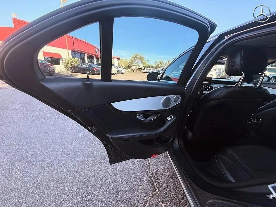 Used 2015 Mercedes-Benz C 300 Sedan image 12