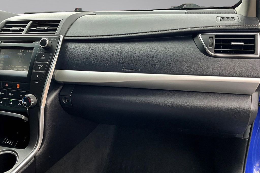 Used 2016 Toyota Camry SE FWD image 17