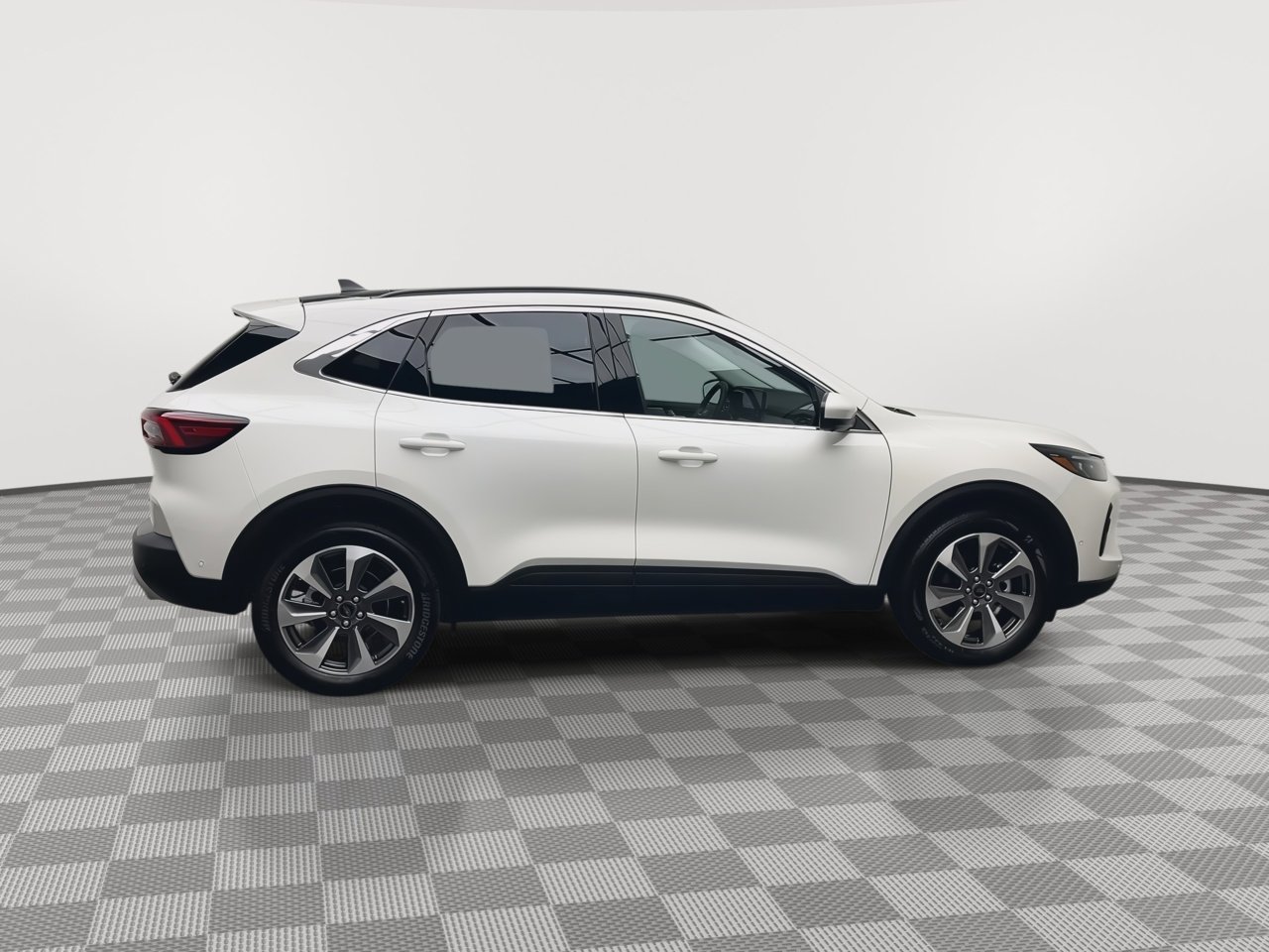 Certified 2024 Ford Escape Platinum w/ Premium Technology Package image 42