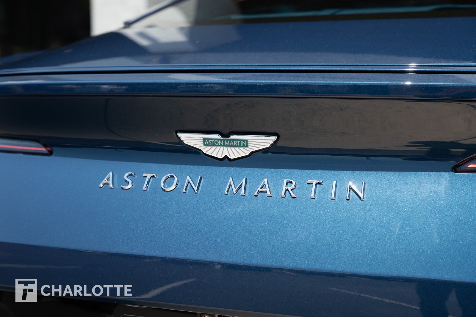 Used 2025 Aston Martin DB12 Coupe RWD image 16