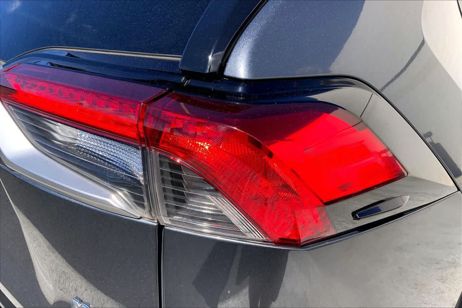 Used 2022 Toyota RAV4 XSE AWD/4WD image 32