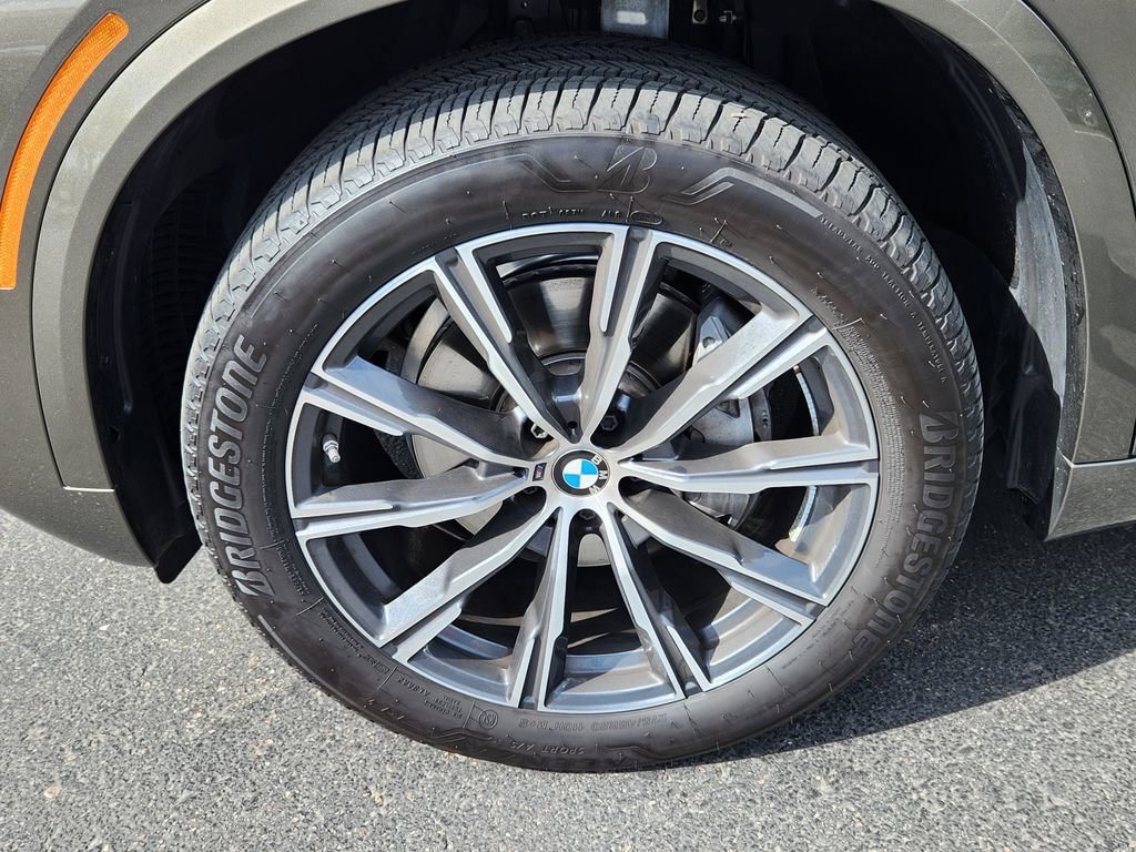 Used 2025 BMW X5 xDrive40i w/ Executive Package AWD/4WD image 19