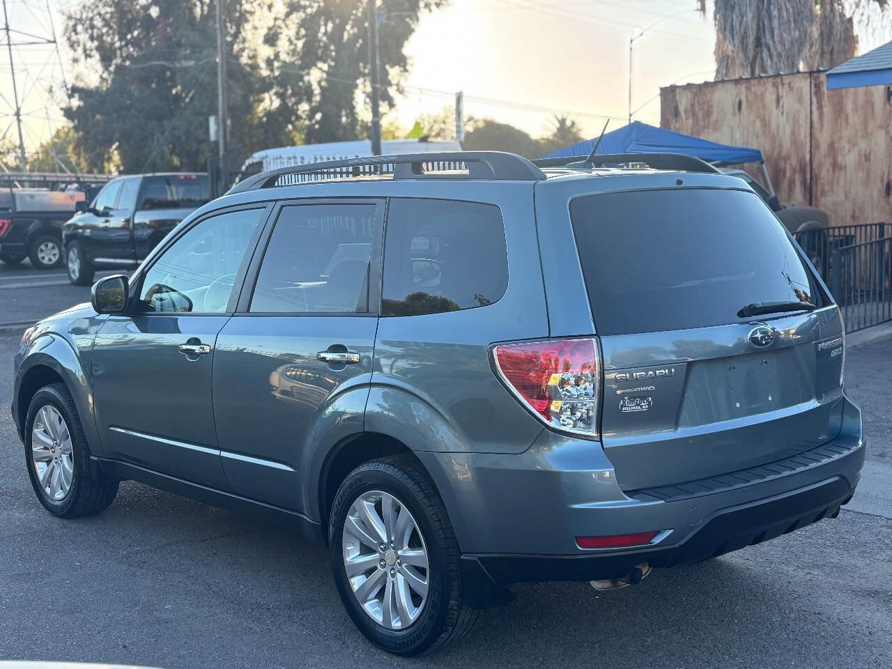 Used 2011 Subaru Forester 2.5X Premium w/ All-Weather Pkg image 6