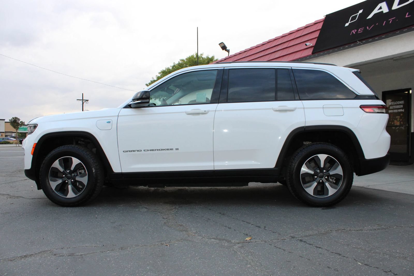 Used 2022 Jeep Grand Cherokee Limited 4xe AWD/4WD image 39