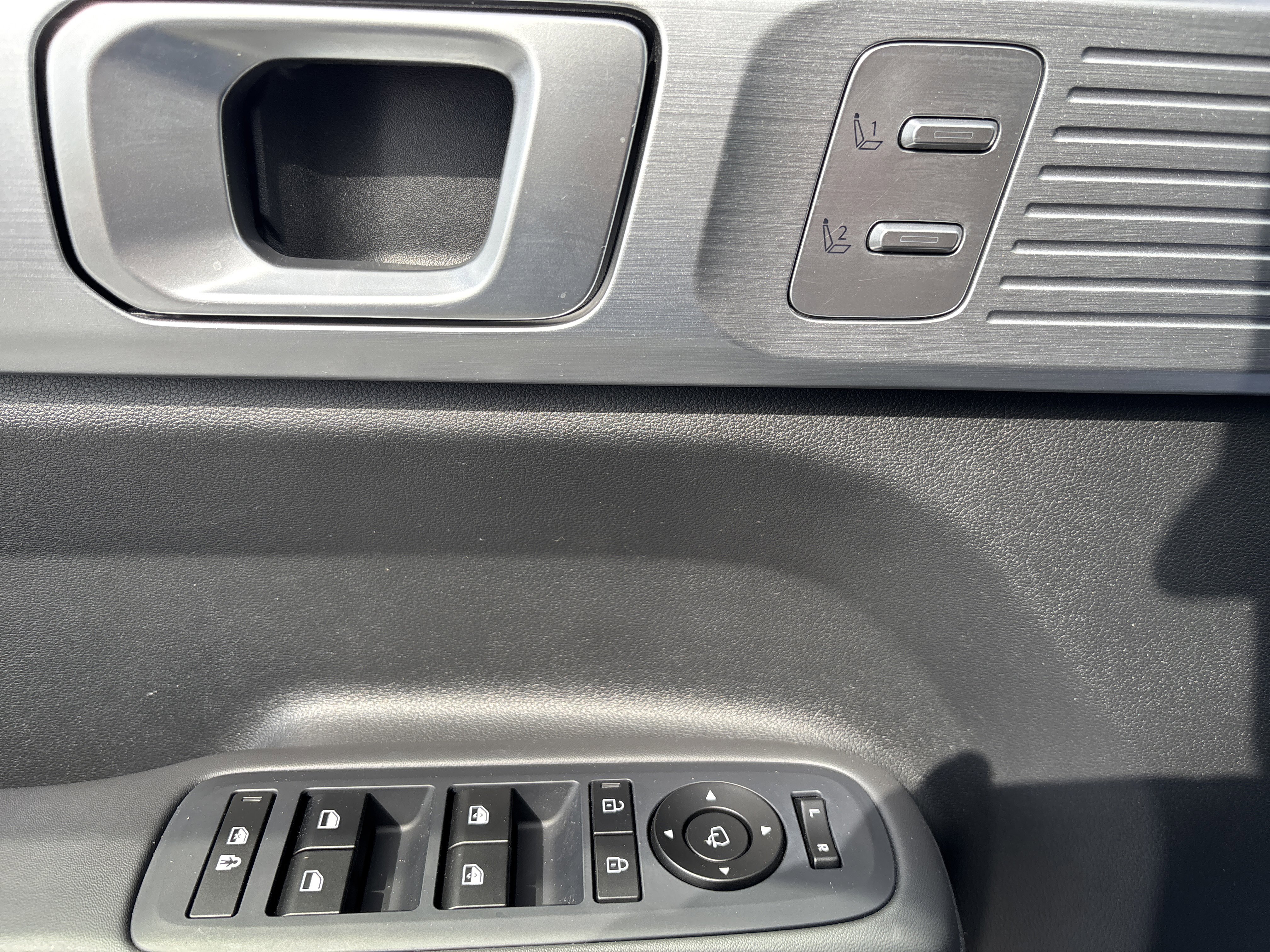 Used 2024 Hyundai Santa Fe Limited image 30