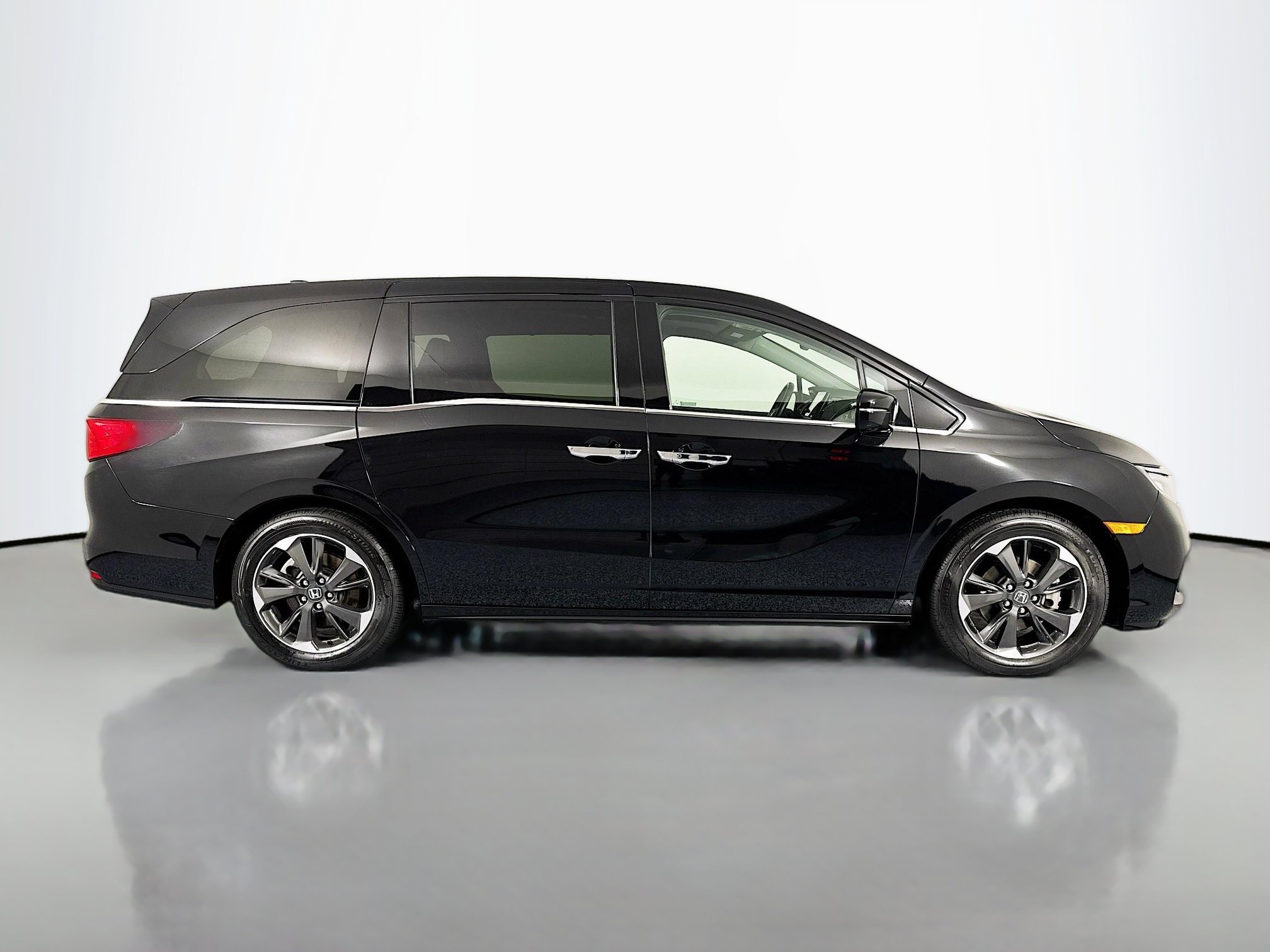 Certified 2024 Honda Odyssey Elite image 4