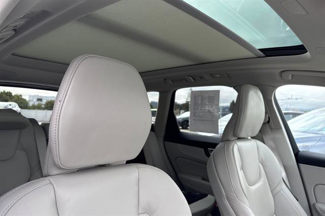 Certified 2023 Volvo XC60 T8 Ultimate image 17