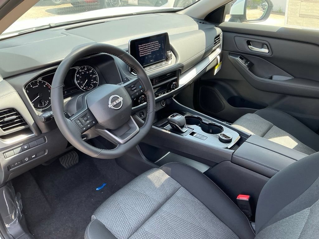 New 2026 Nissan Rogue SV w/ Cold Weather Package AWD/4WD image 9
