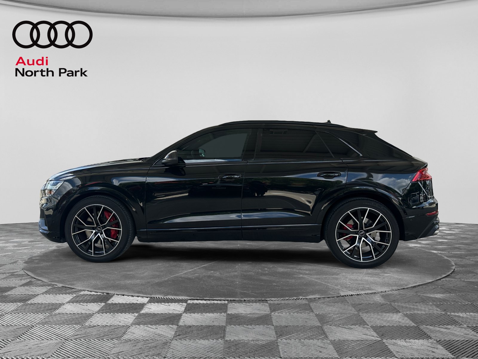 Used 2023 Audi SQ8 Prestige AWD/4WD image 2