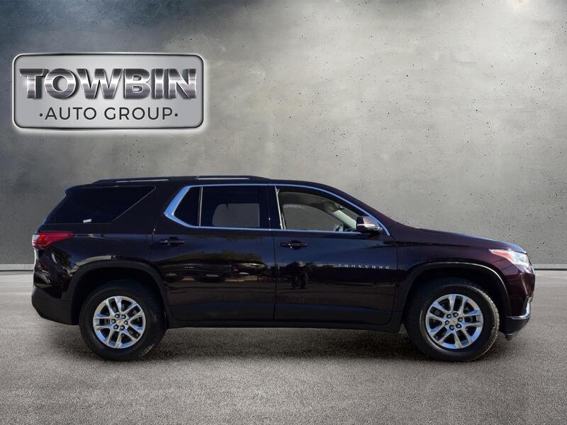 Used 2020 Chevrolet Traverse LT w/ LPO, Cargo Package FWD image 3