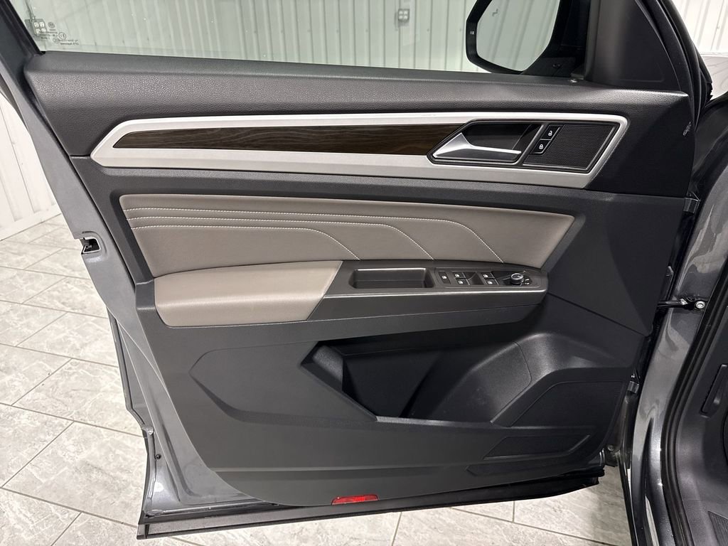 Used 2023 Volkswagen Atlas SE FWD image 23