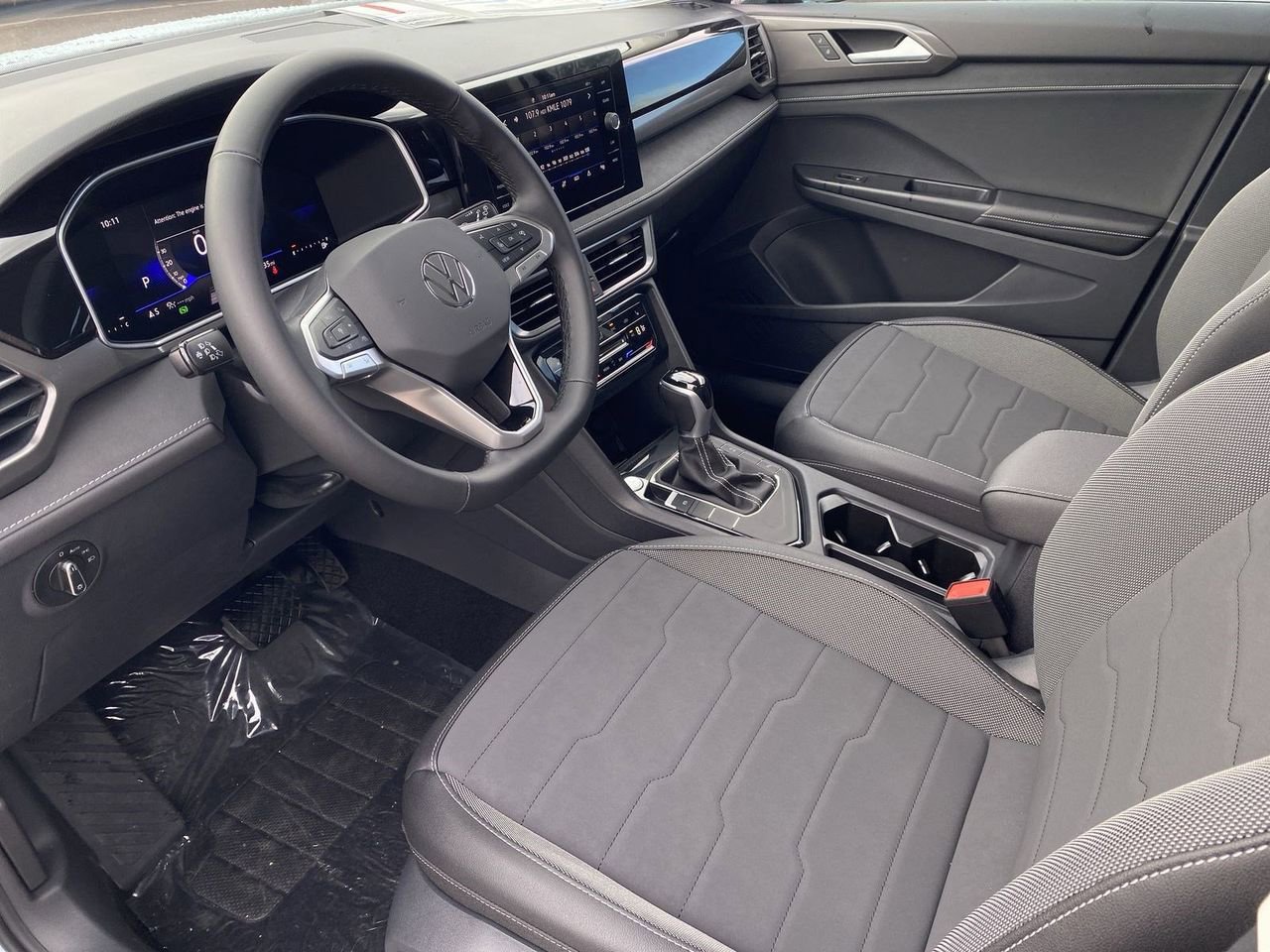 New 2026 Volkswagen Taos SE image 14