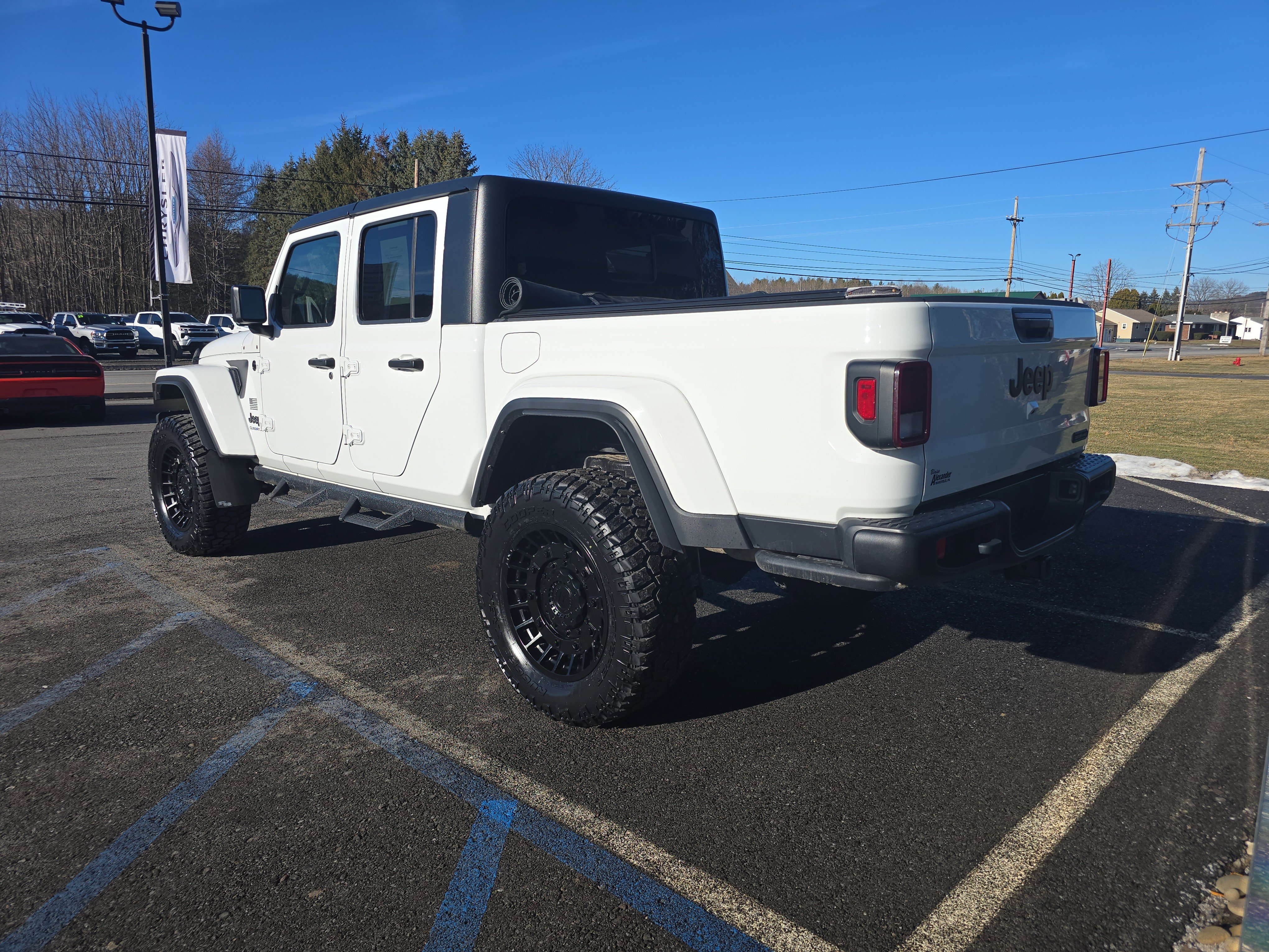 Used 2021 Jeep Gladiator Sport image 6
