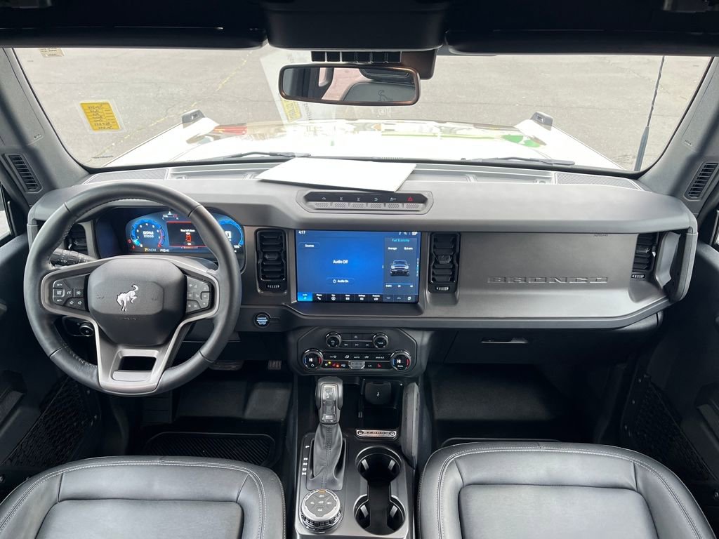 Used 2025 Ford Bronco Badlands image 14