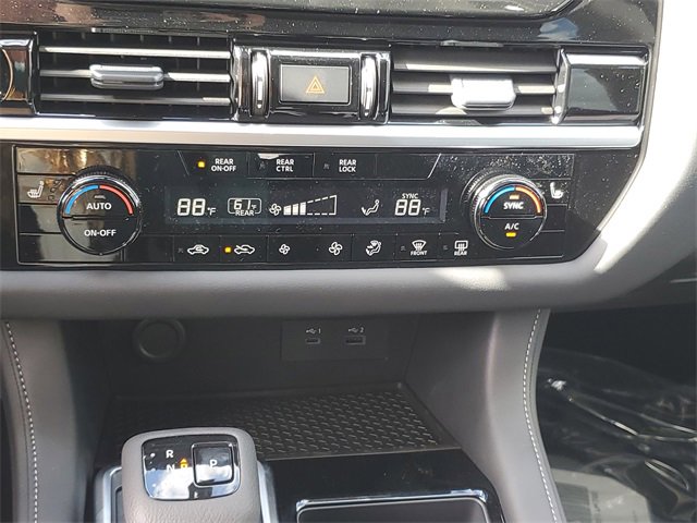 New 2025 Nissan Pathfinder SV w/ Black Appearance Package image 21