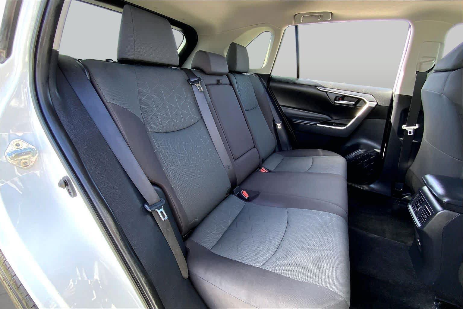 Used 2024 Toyota RAV4 XLE w/ Convenience Package FWD image 18