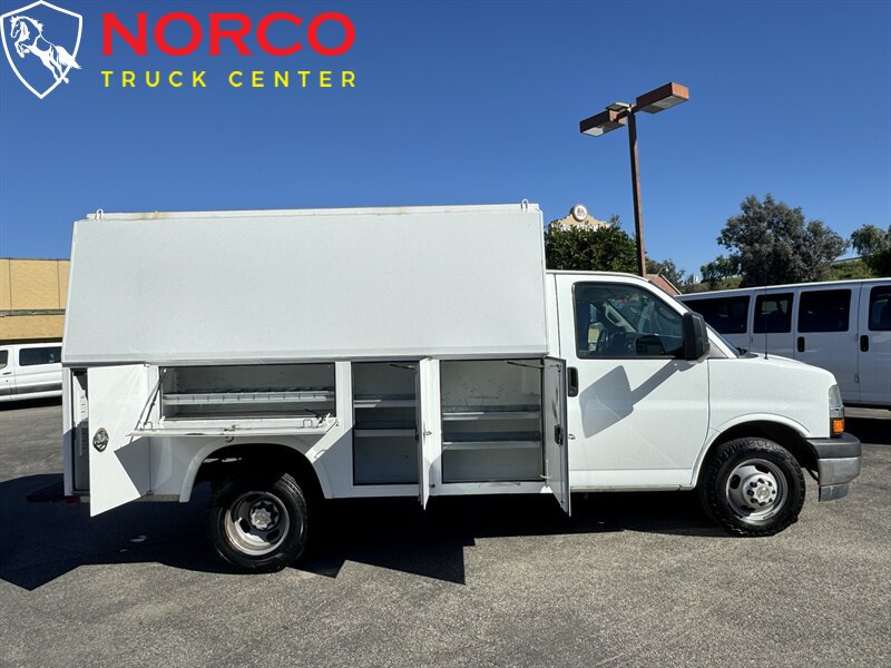 Used 2019 Chevrolet Express 3500 w/ Power Convenience Package RWD image 2