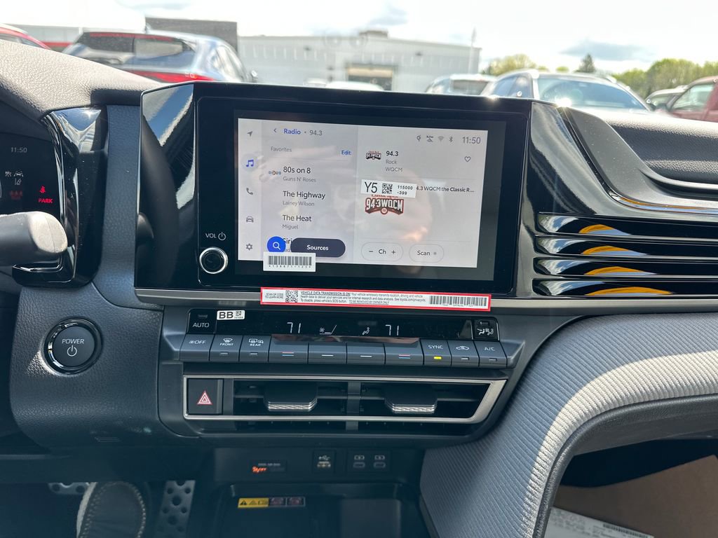 Used 2026 Toyota Camry SE FWD image 23