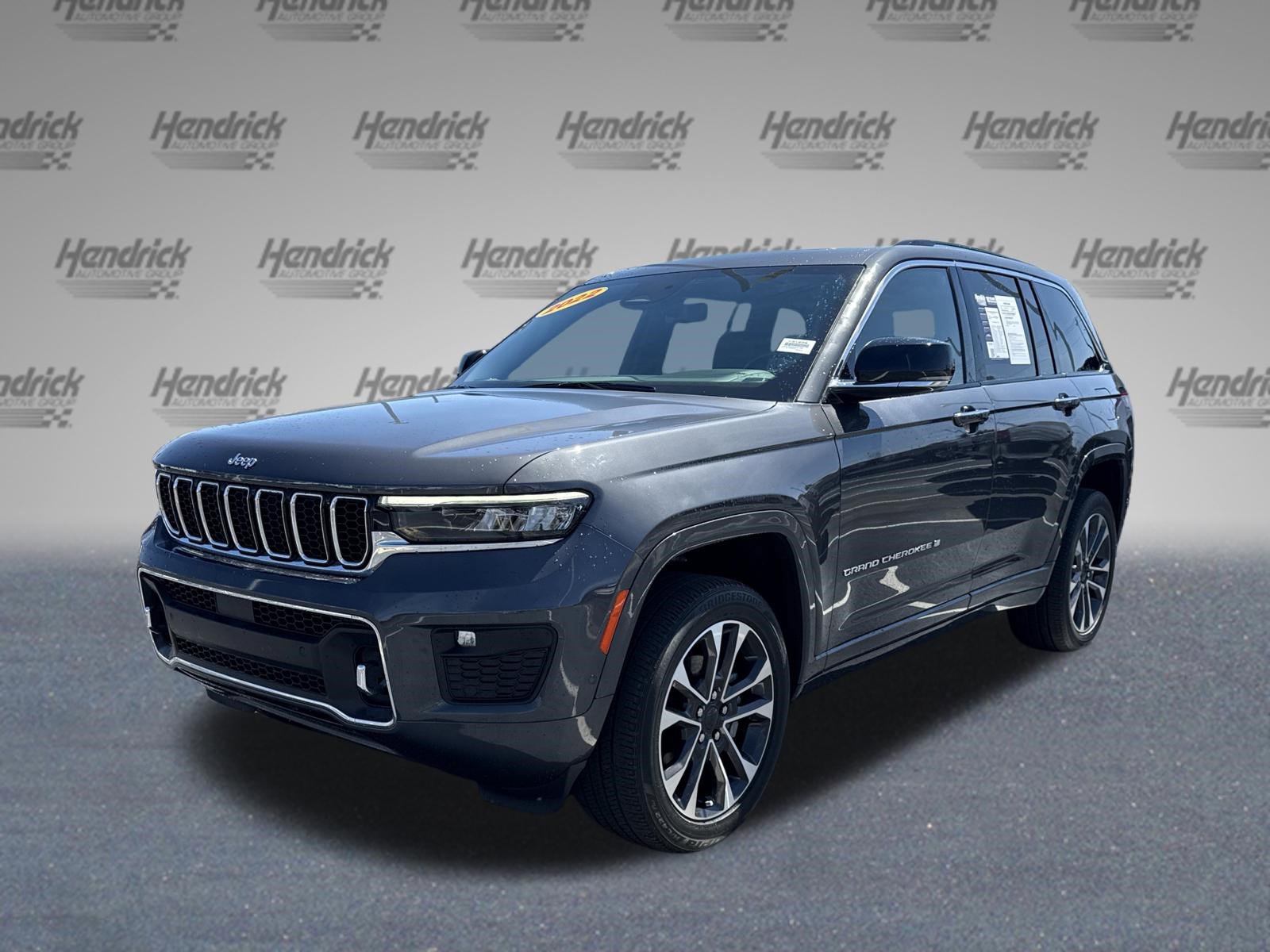 Used 2022 Jeep Grand Cherokee Overland w/ Luxury Tech Group IV AWD/4WD image 8
