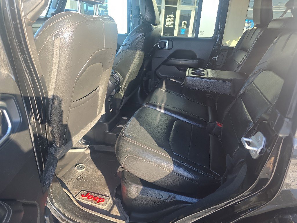 Used 2022 Jeep Wrangler Unlimited Sahara w/ Cold Weather Group image 19