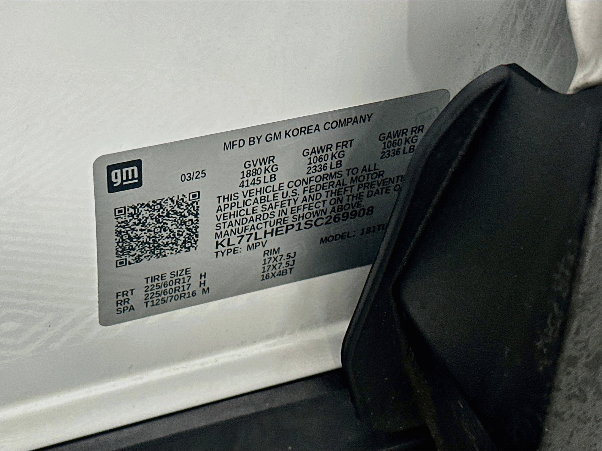 Used 2025 Chevrolet Trax LT FWD image 12