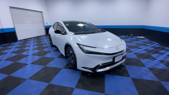 Used 2024 Toyota Prius Prime Premium image 3