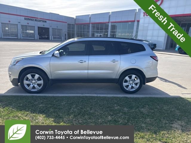 Used 2017 Chevrolet Traverse LT w/ Style and Technology Package image 8