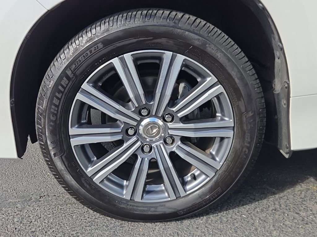 Used 2017 Lexus LX 570 4WD w/ Luxury Package image 28