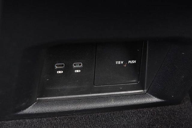 Certified 2023 Volkswagen Atlas SE w/ Black Wheel Package image 23