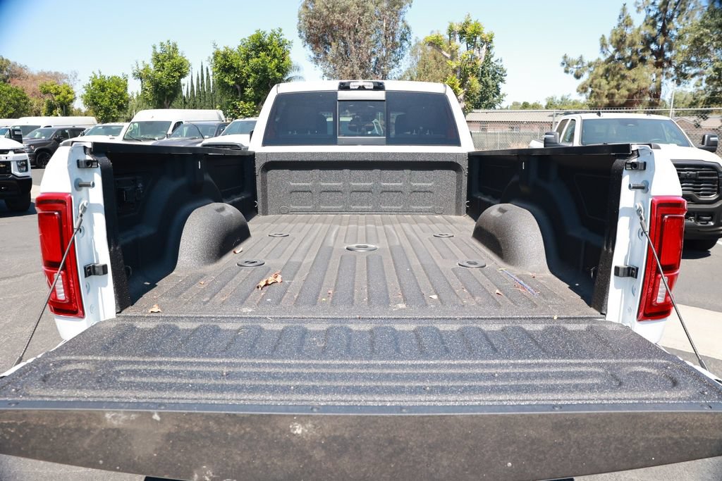 New 2026 RAM 3500 Big Horn AWD/4WD image 34
