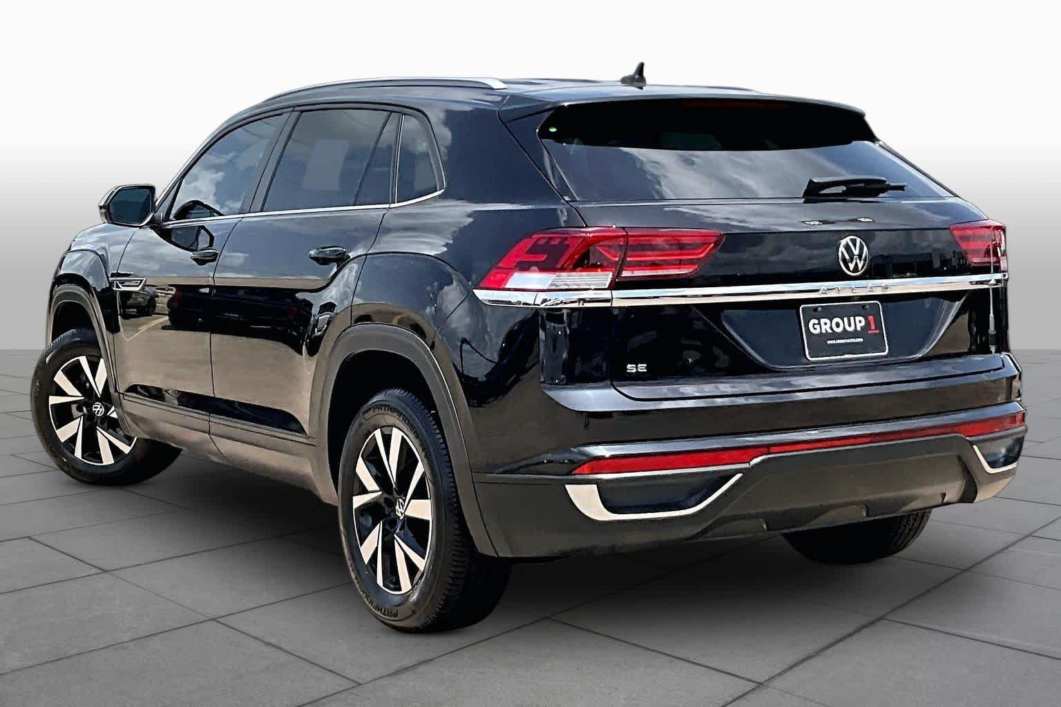 Used 2022 Volkswagen Atlas Cross Sport SE FWD image 12