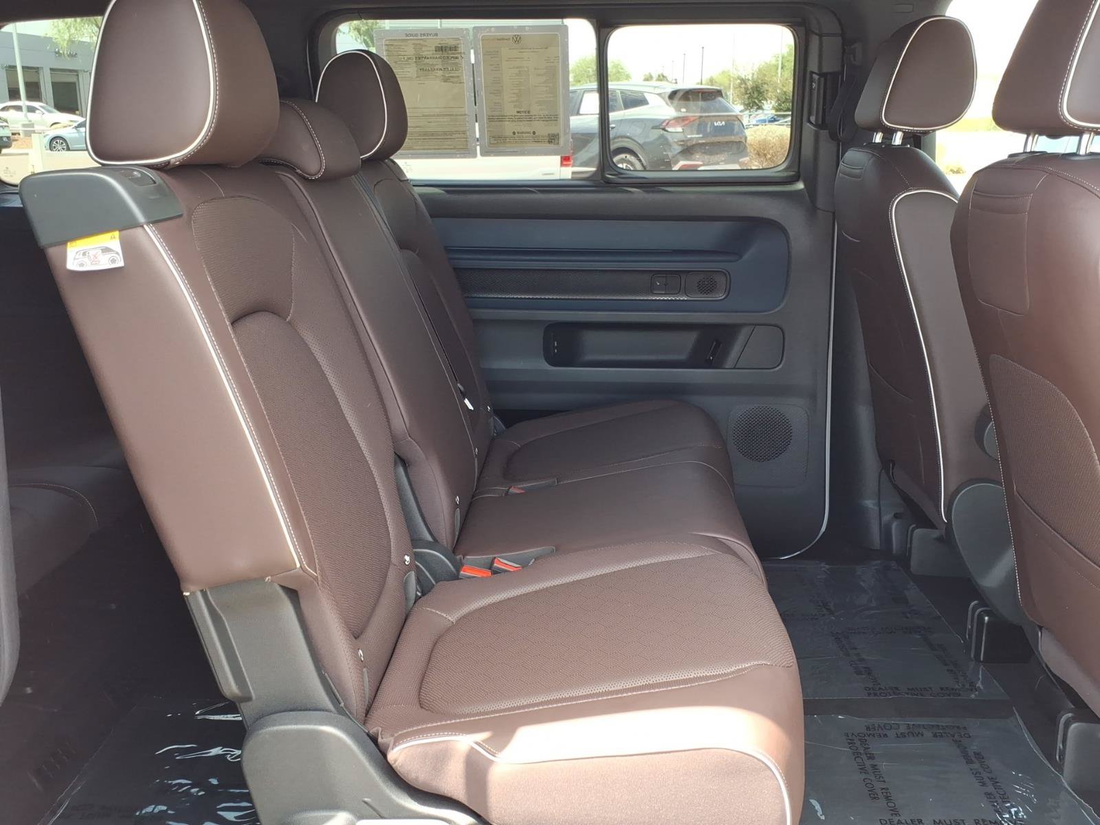 Certified 2025 Volkswagen ID. Buzz Pro S RWD image 13