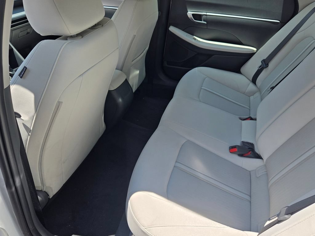 Used 2025 Hyundai Sonata SE FWD image 12
