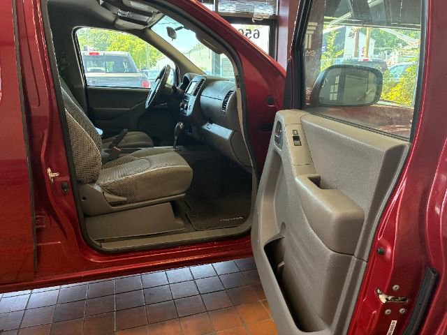 Used 2019 Nissan Frontier SV image 24