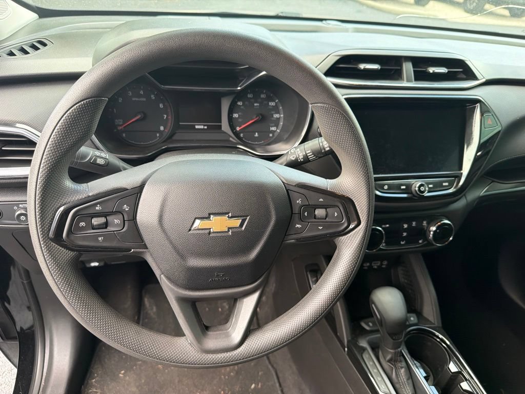 Used 2021 Chevrolet TrailBlazer LT w/ Convenience Package FWD image 11