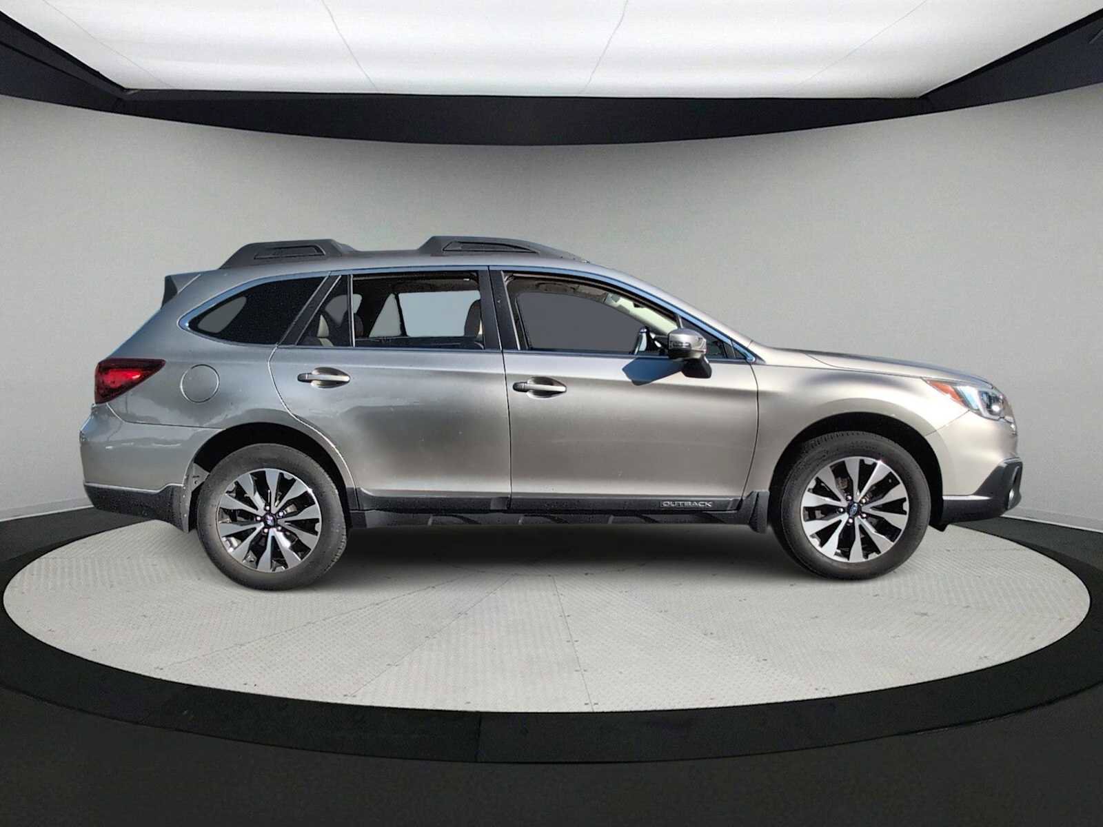 Used 2017 Subaru Outback 3.6R Limited AWD/4WD image 9