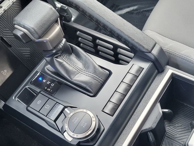 Used 2024 Toyota Tacoma SR5 AWD/4WD image 20