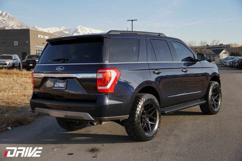 Used 2021 Ford Expedition XLT image 11