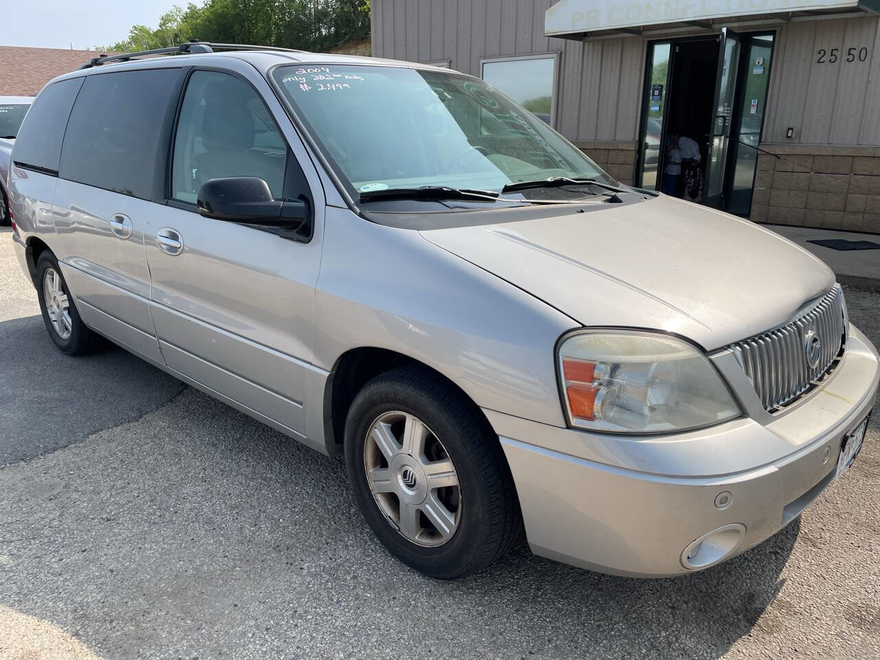 Used 2004 Mercury Monterey Convenience image 2